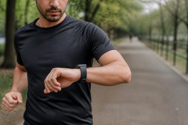 Reloj pulsómetro para empezar: métricas útiles y errores que conviene evitar